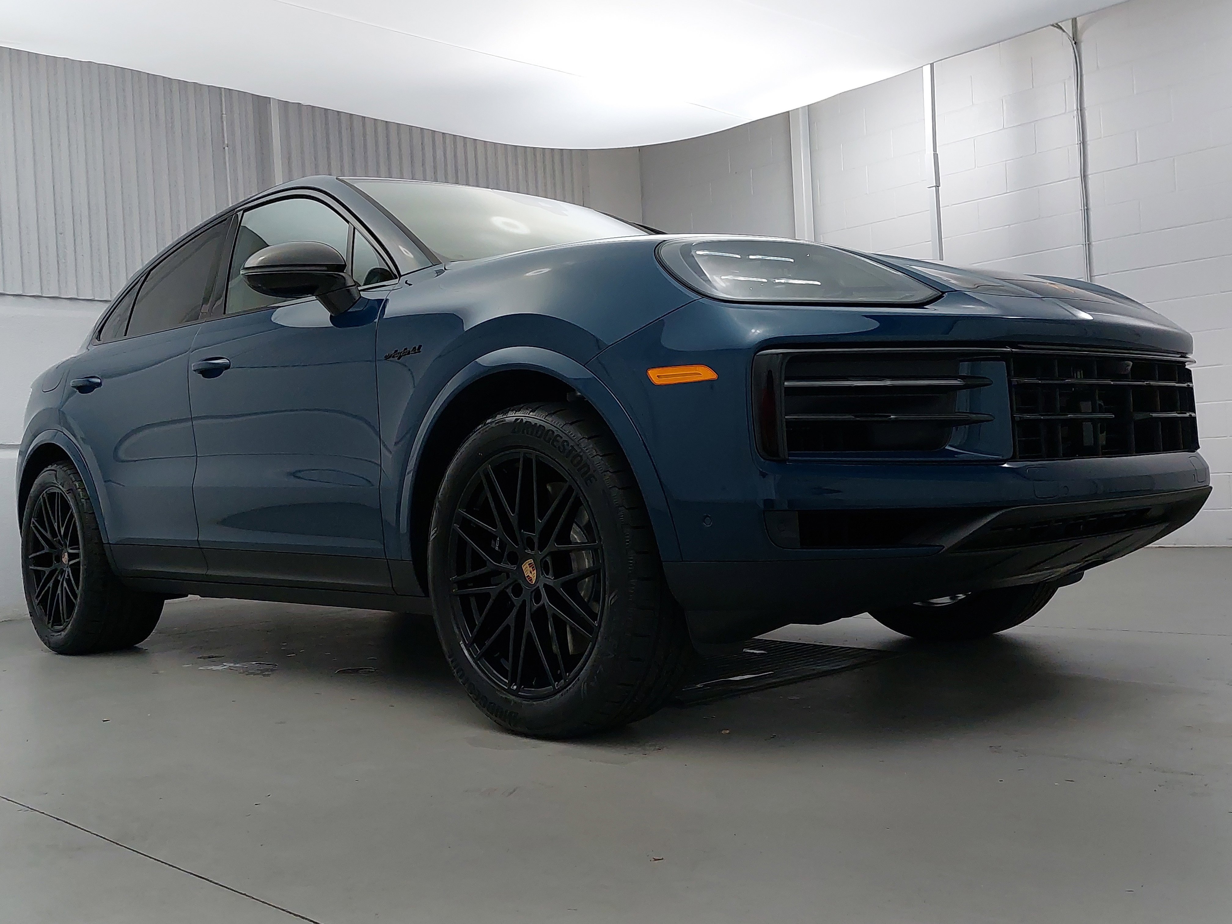 New 2025 Porsche Cayenne E-Hybrid image 9