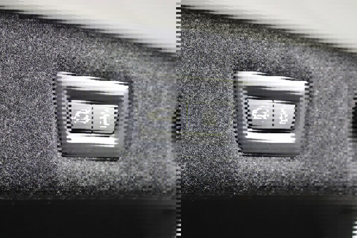 Used 2023 BMW 530e 530e w/ M Sport Package image 30