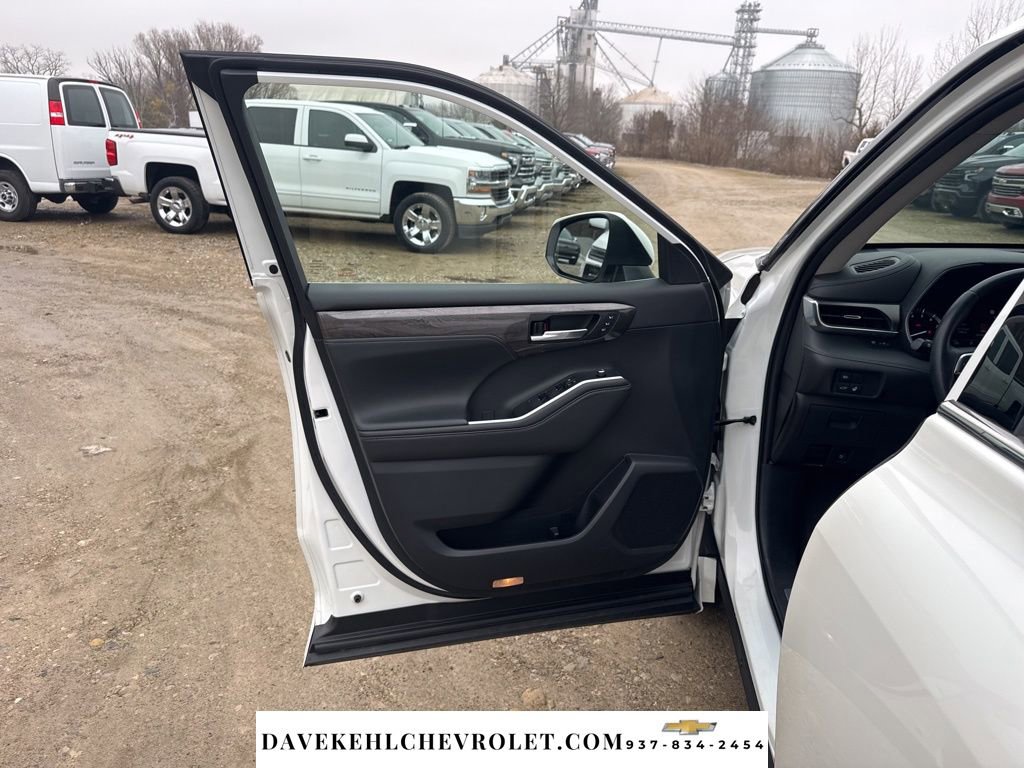 Used 2020 Toyota Highlander Limited image 9