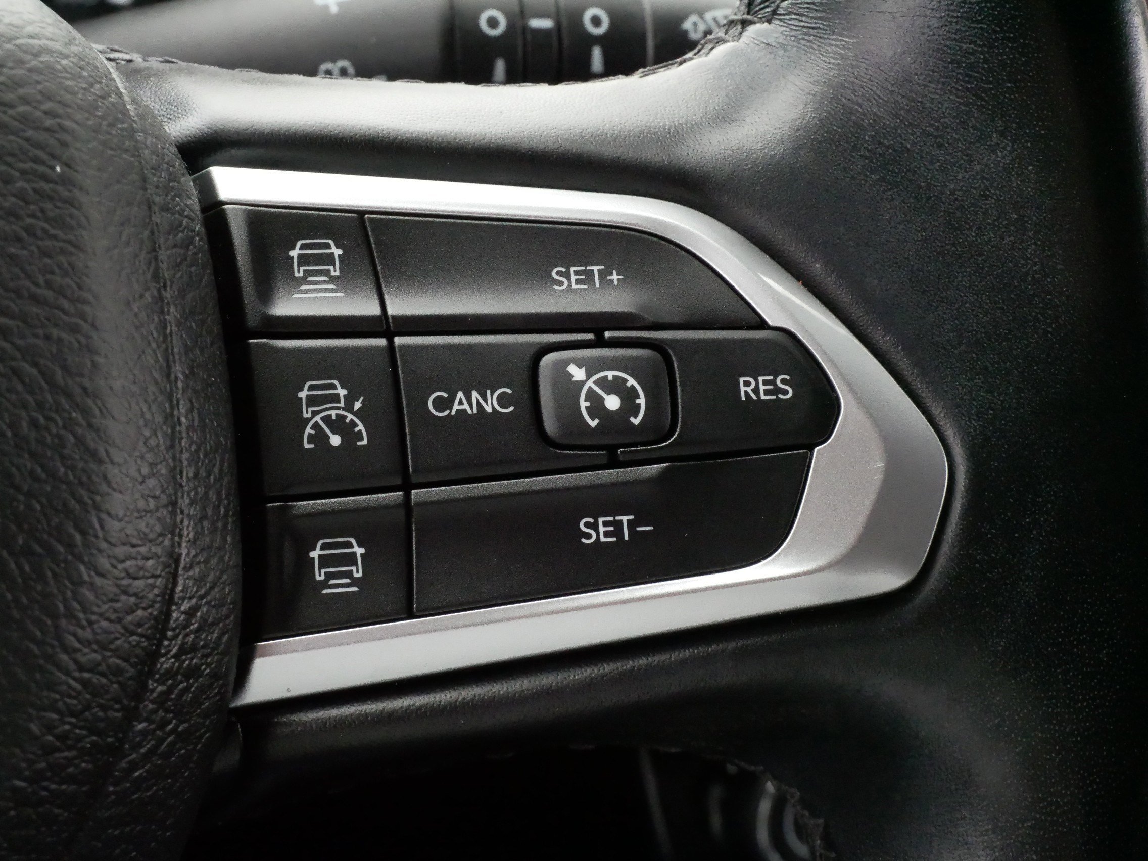 Used 2022 Jeep Compass Latitude w/ Sun and Sound Group AWD/4WD image 25