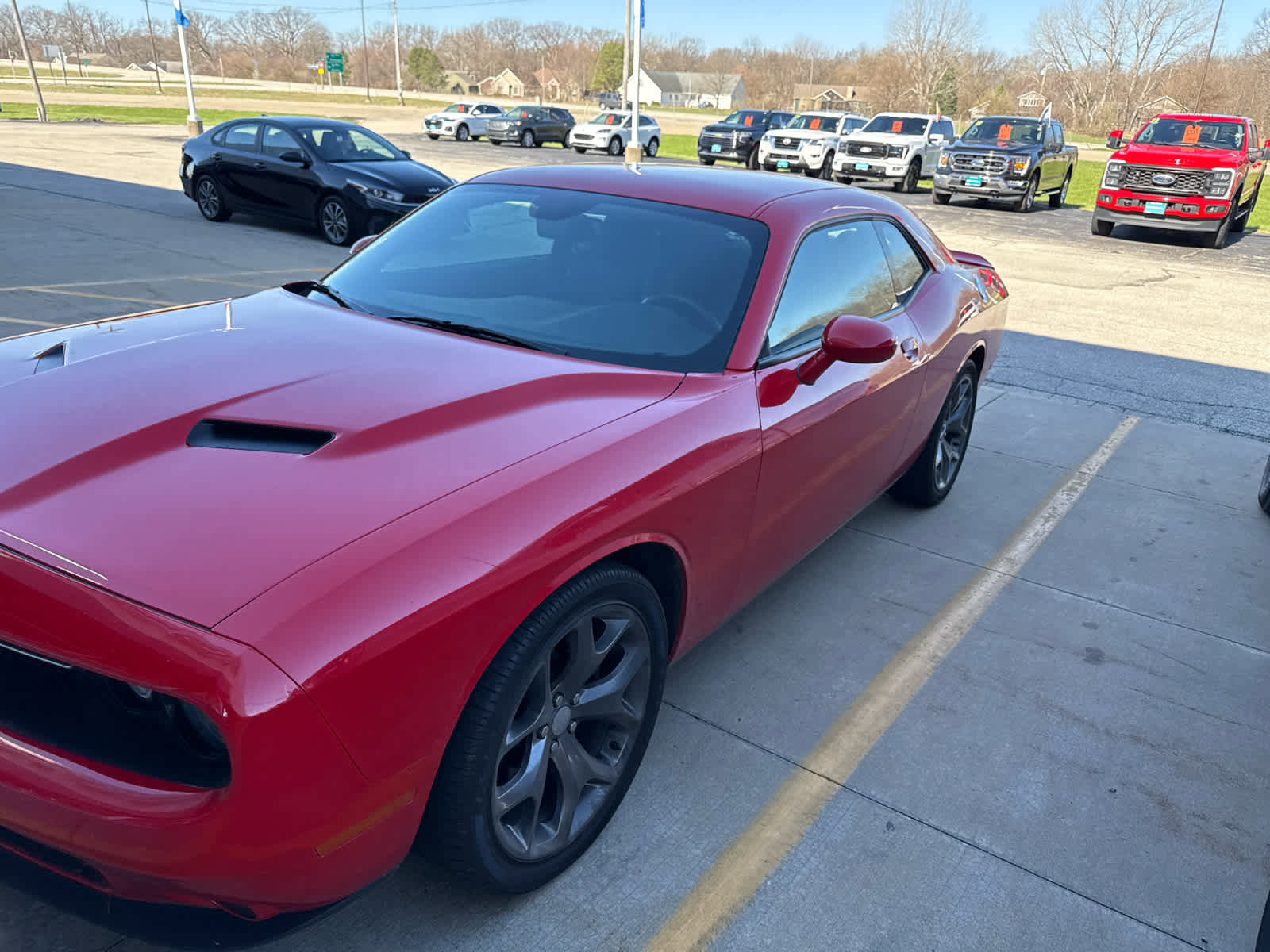 Used 2016 Dodge Challenger SXT image 5