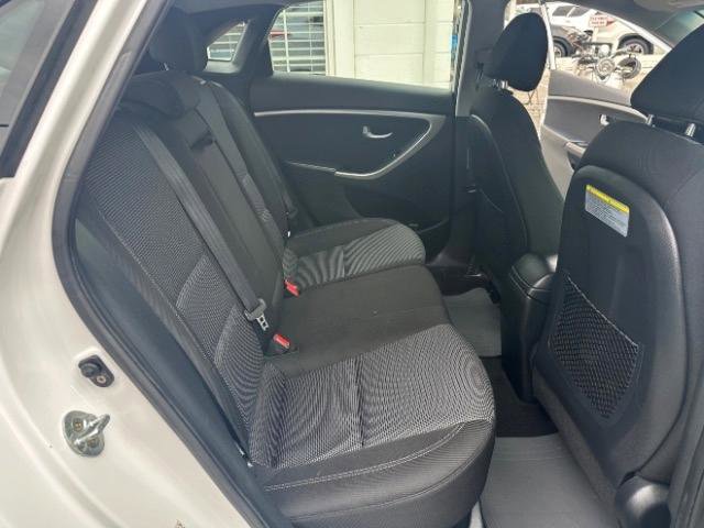 Used 2017 Hyundai Elantra GT image 32