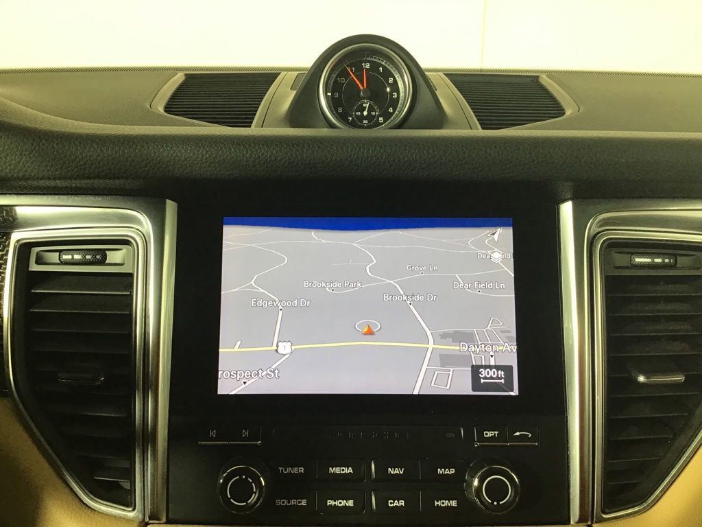 Certified 2017 Porsche Macan S AWD/4WD image 38