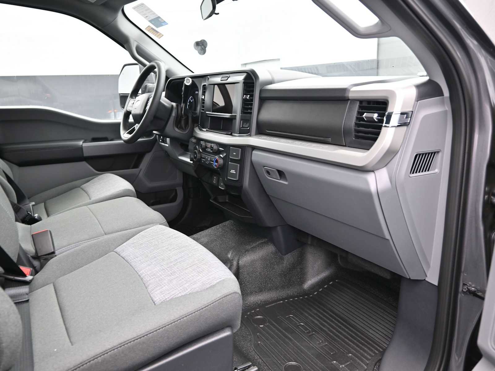 New 2025 Ford F350 XLT image 10