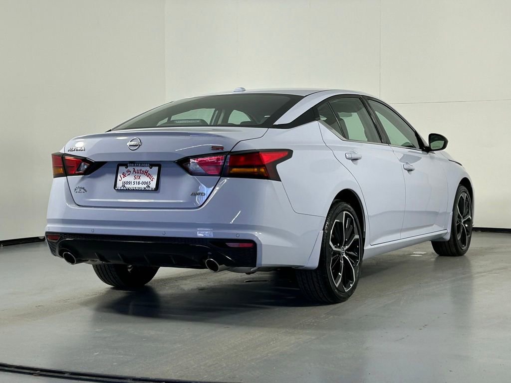 Used 2025 Nissan Altima 2.5 SR image 7