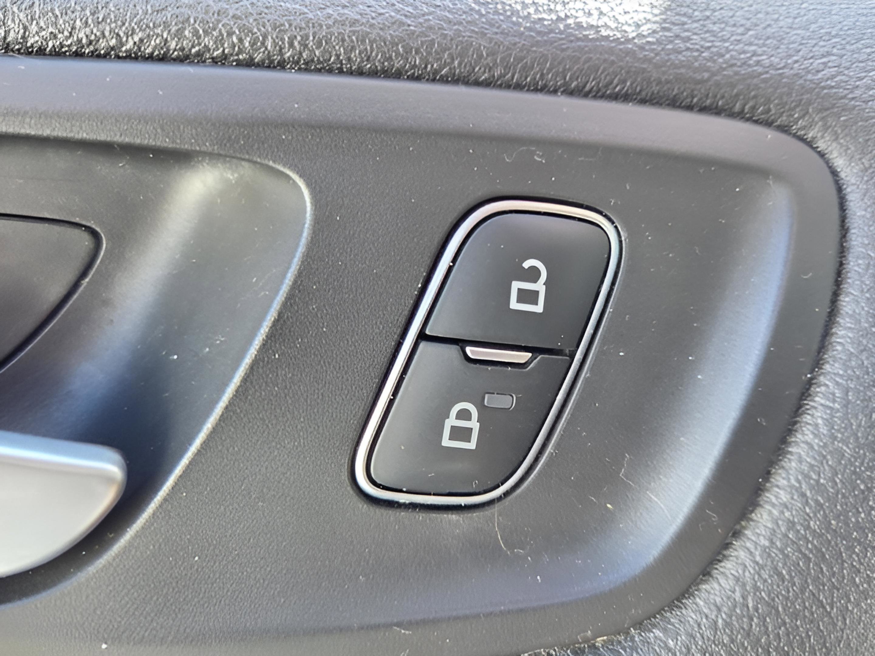 Used 2018 Ford Escape SEL w/ Ford Safe & Smart Package image 39