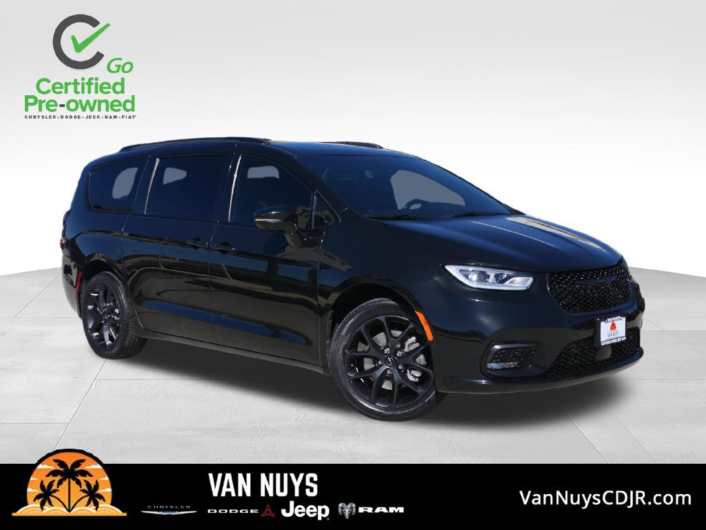 Certified 2022 Chrysler Pacifica Limited w/ Uconnect Theater Family Group AWD/4WD image 1