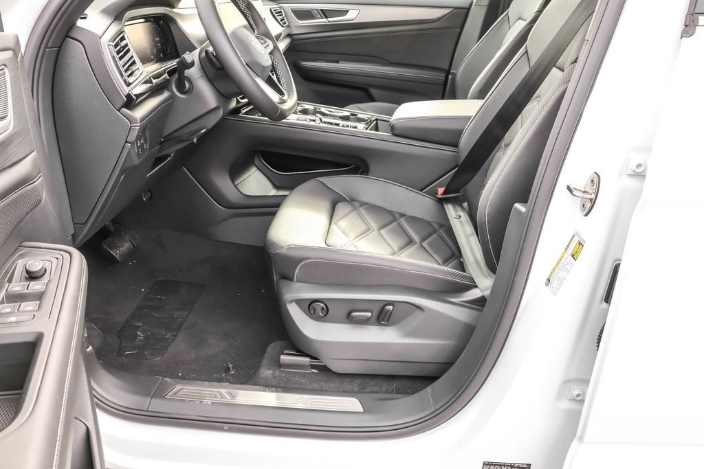 New 2026 Volkswagen Atlas Cross Sport SE FWD image 22