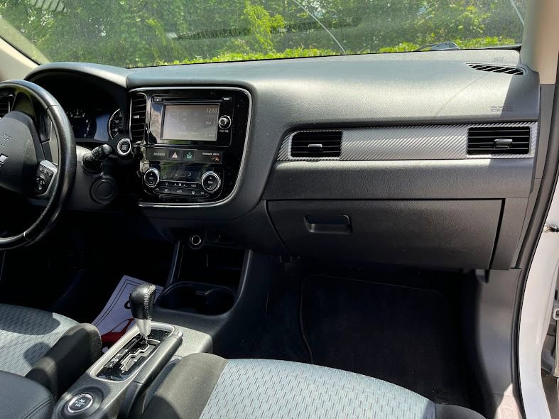 Used 2014 Mitsubishi Outlander SE AWD/4WD image 36