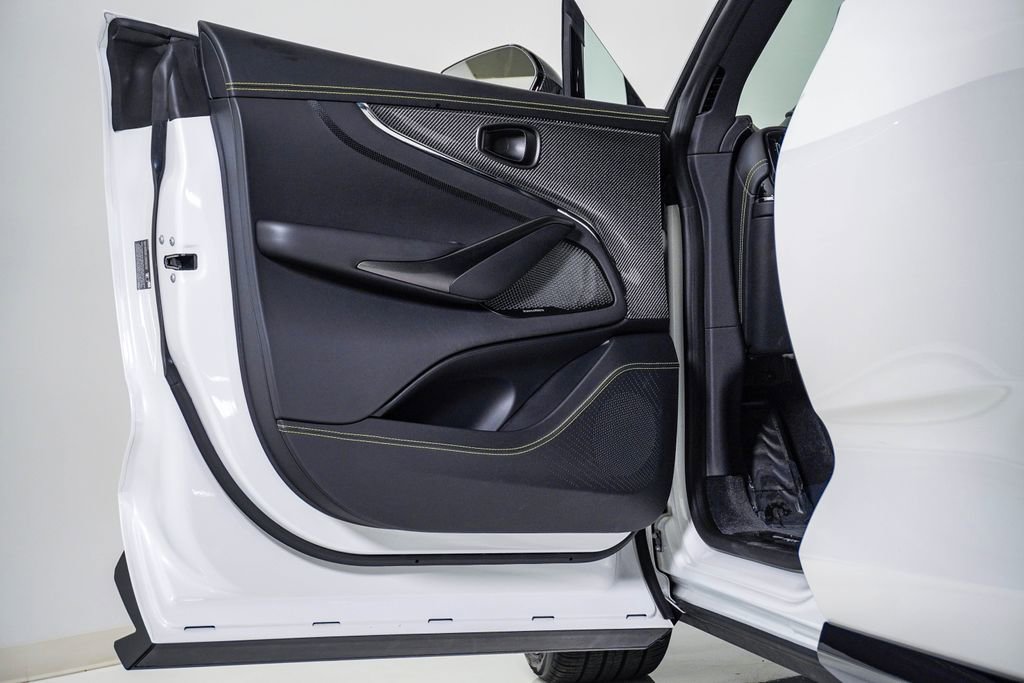 Used 2025 Aston Martin DBX 707 image 32