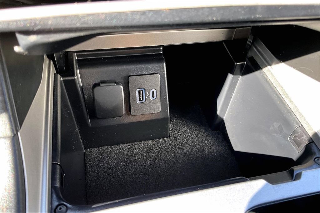 Certified 2023 Ford Explorer XLT AWD/4WD image 27