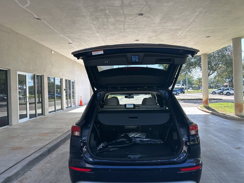 New 2025 Mitsubishi Outlander SEL image 36