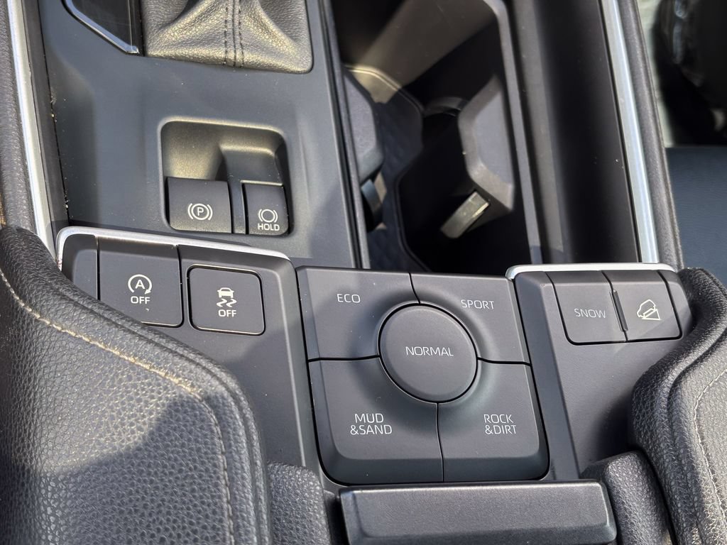 Used 2025 Toyota Grand Highlander AWD image 33