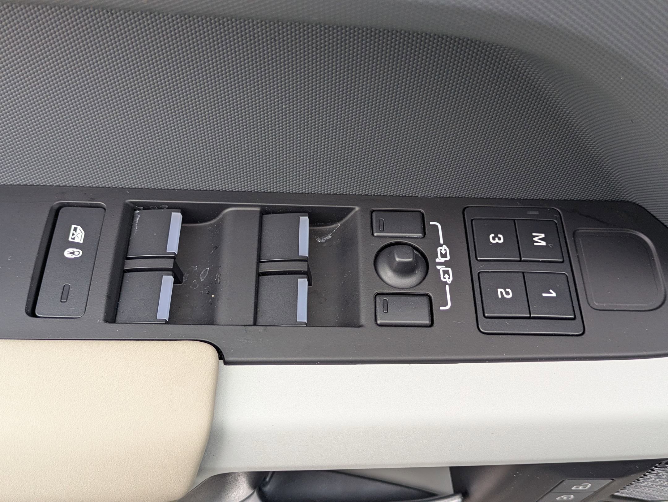 Certified 2024 Land Rover Defender 110 S image 22