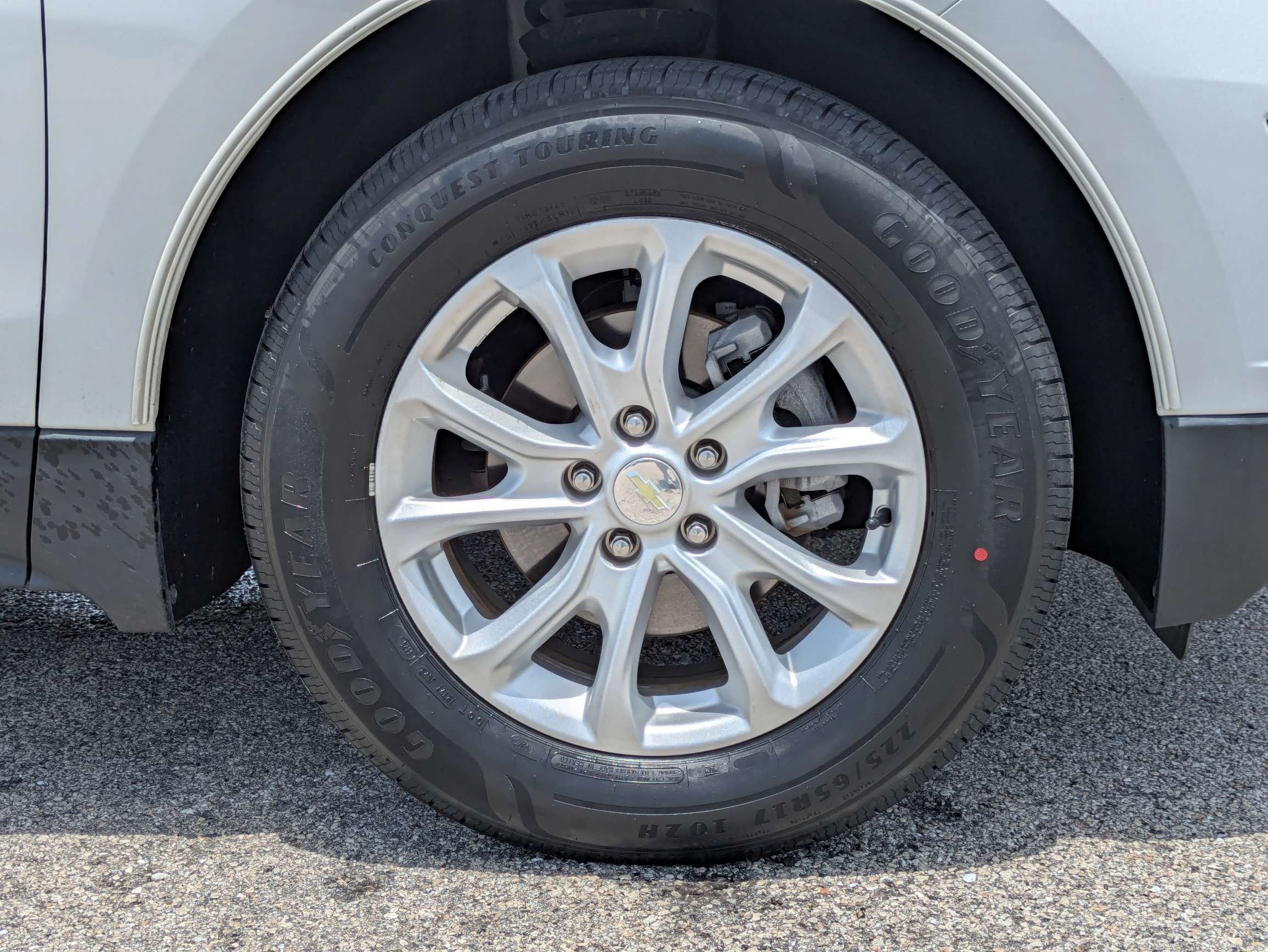 Used 2020 Chevrolet Equinox LS FWD image 11