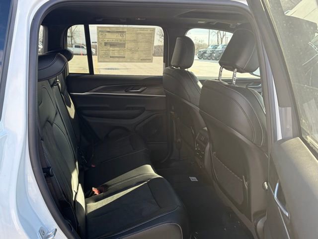 New 2026 Jeep Grand Cherokee Altitude AWD/4WD image 29