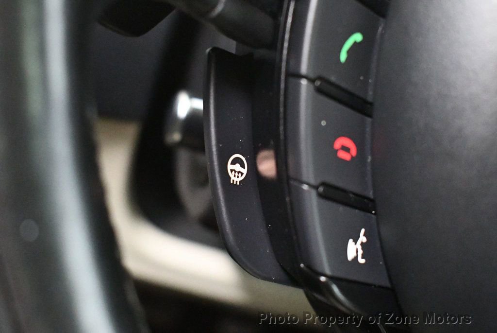 Used 2015 Jaguar XJ image 36