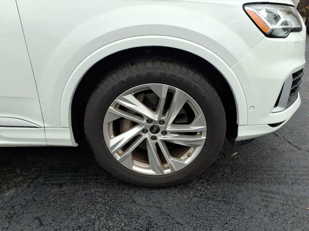 Used 2023 Audi Q7 3.0T Premium Plus image 9