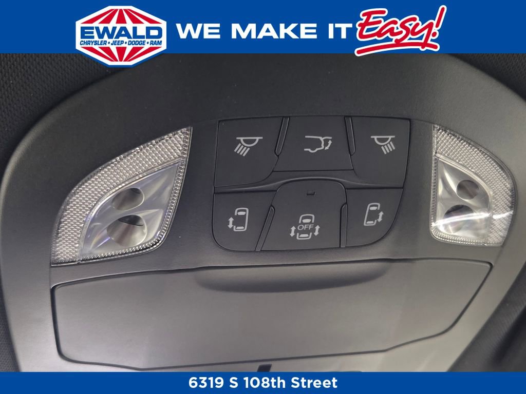 New 2026 Chrysler Pacifica Select FWD image 26