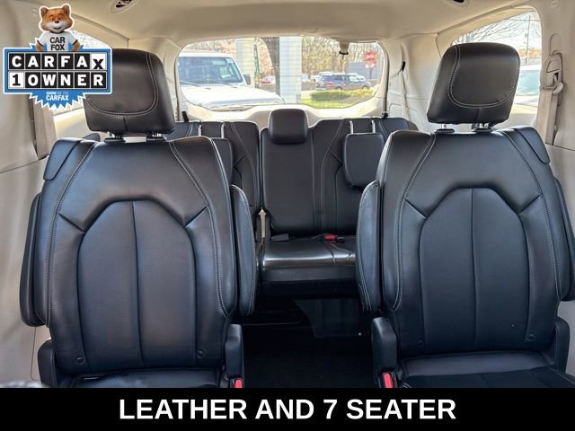 Used 2024 Chrysler Pacifica Touring-L FWD image 24