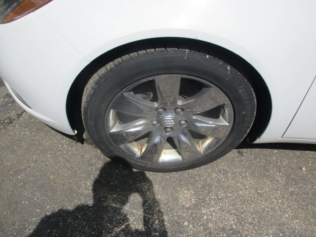 Used 2013 Buick Regal Premium FWD image 4