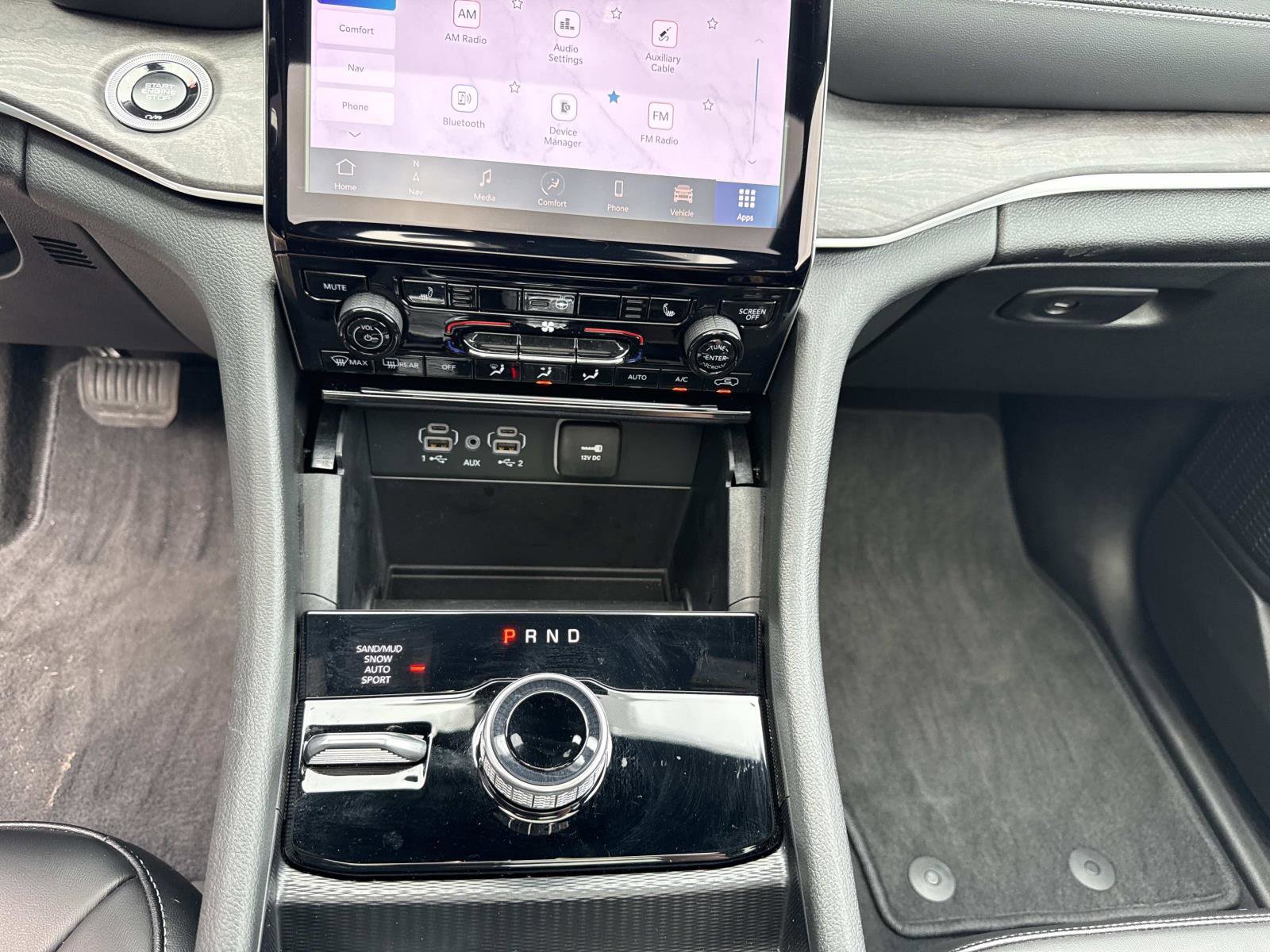 Used 2025 Jeep Grand Cherokee Limited w/ Black Appearance Package image 30