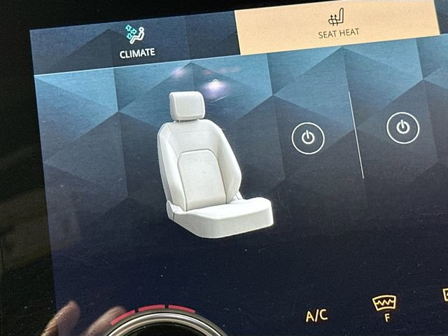 Used 2022 Land Rover Range Rover Evoque R-Dynamic SE image 18