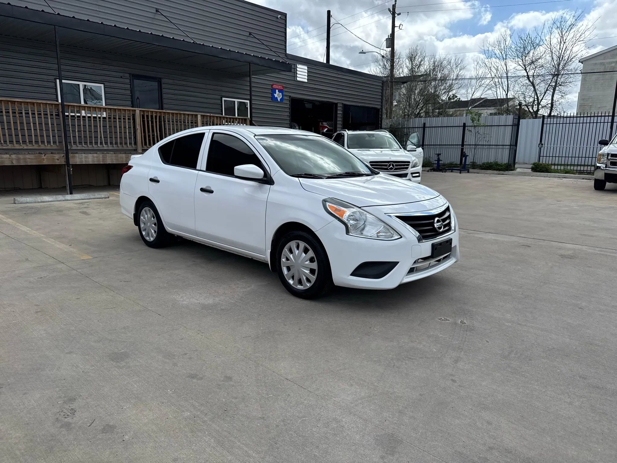 Used 2017 Nissan Versa S Plus image 12