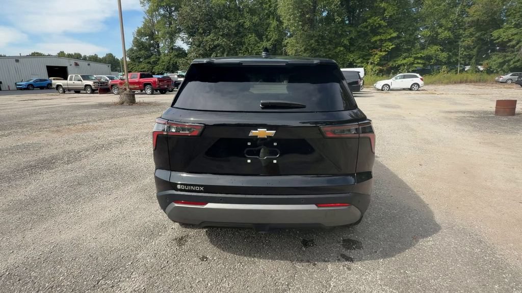 Used 2026 Chevrolet Equinox LT FWD image 7