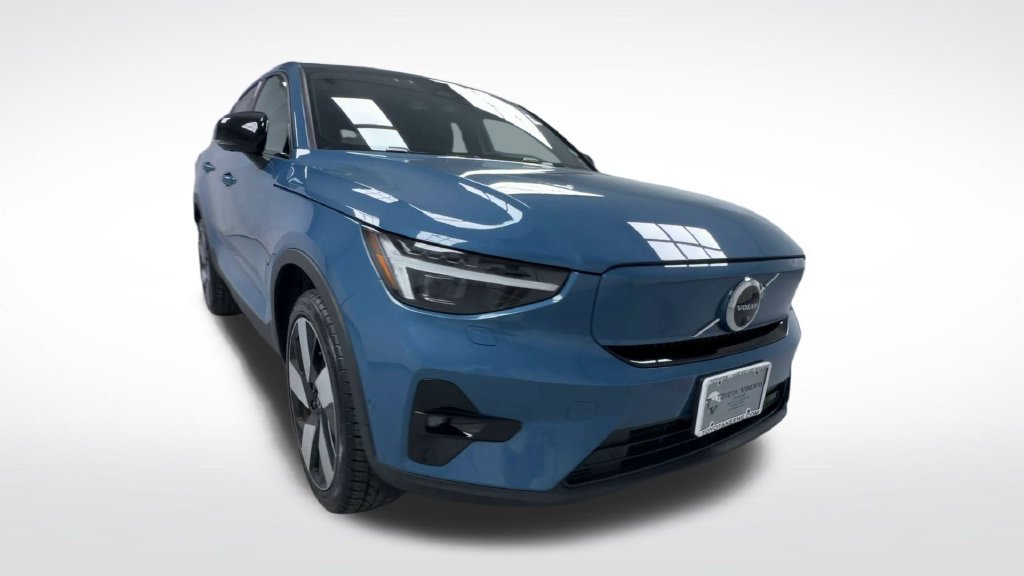 Used 2023 Volvo C40 P8 Recharge Ultimate AWD/4WD image 2