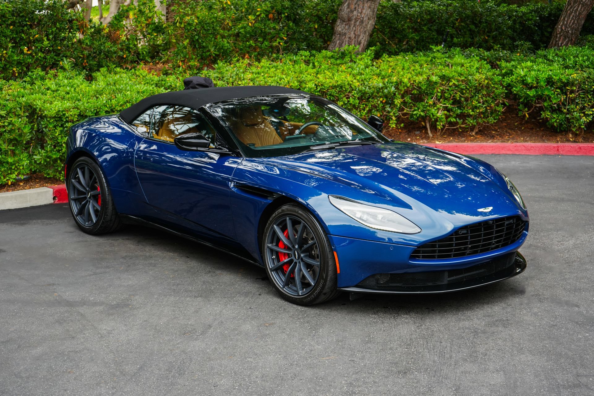 Used 2023 Aston Martin DB11 Volante