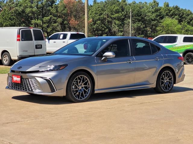 Used 2025 Toyota Camry XSE FWD image 4