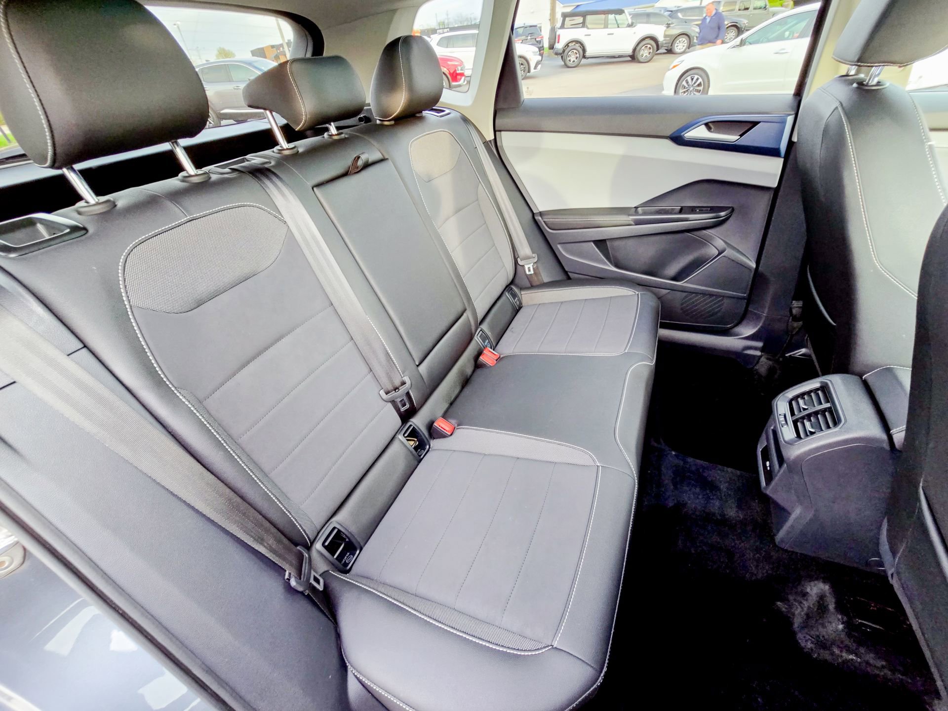 Used 2024 Volkswagen Taos SE w/ Panoramic Sunroof Package image 22