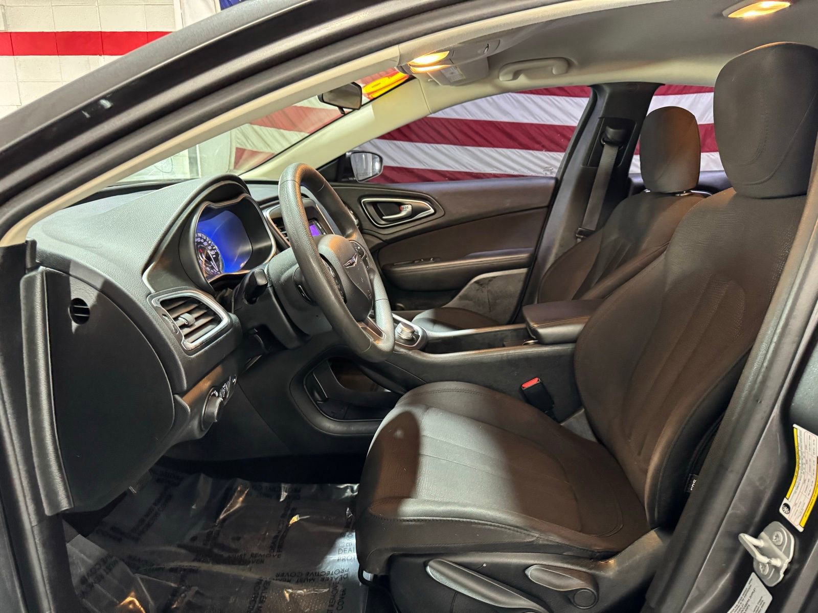 Used 2016 Chrysler 200 LX image 9