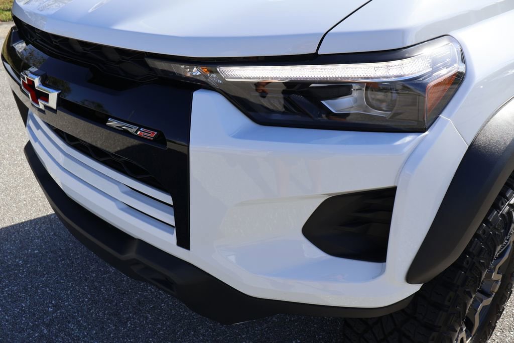 Used 2024 Chevrolet Colorado ZR2 w/ ZR2 Convenience Package III image 3