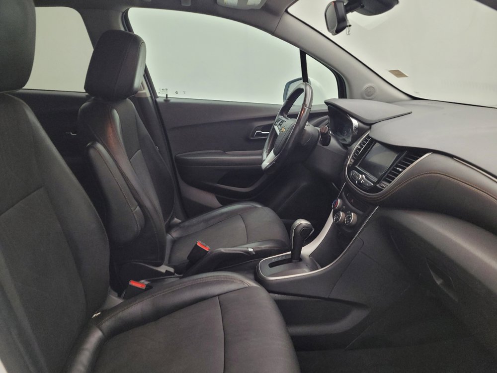 Used 2020 Chevrolet Trax LT w/ LT Convenience Package FWD image 21