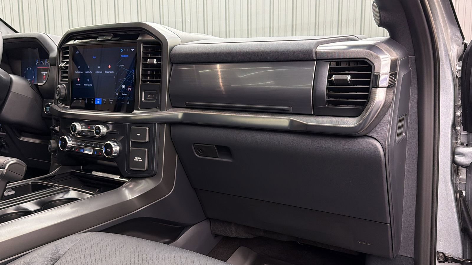 Used 2025 Ford F150 Lariat AWD/4WD image 37