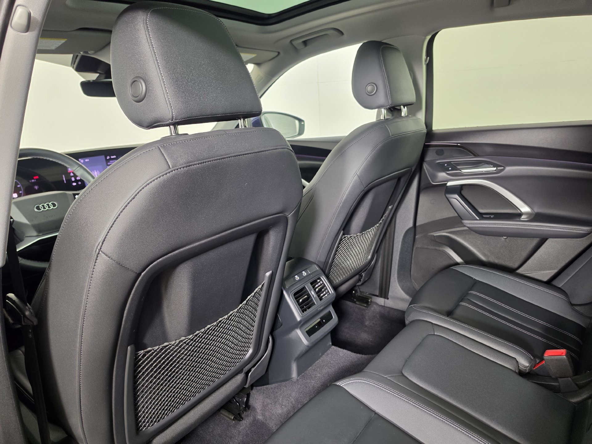Certified 2025 Audi Q5 Premium w/ Convenience Package AWD/4WD image 23
