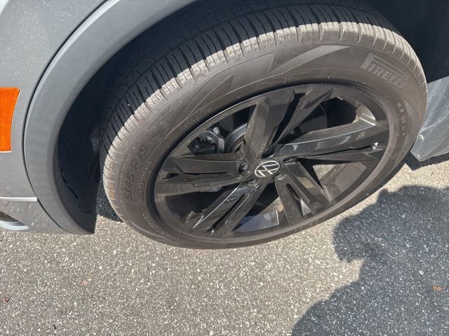 Used 2023 Volkswagen Tiguan SE R-Line image 4