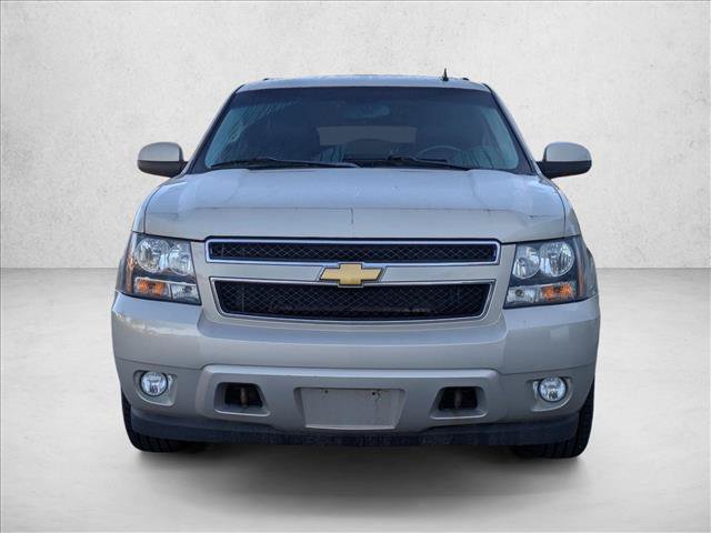 Used 2012 Chevrolet Suburban LT RWD image 2