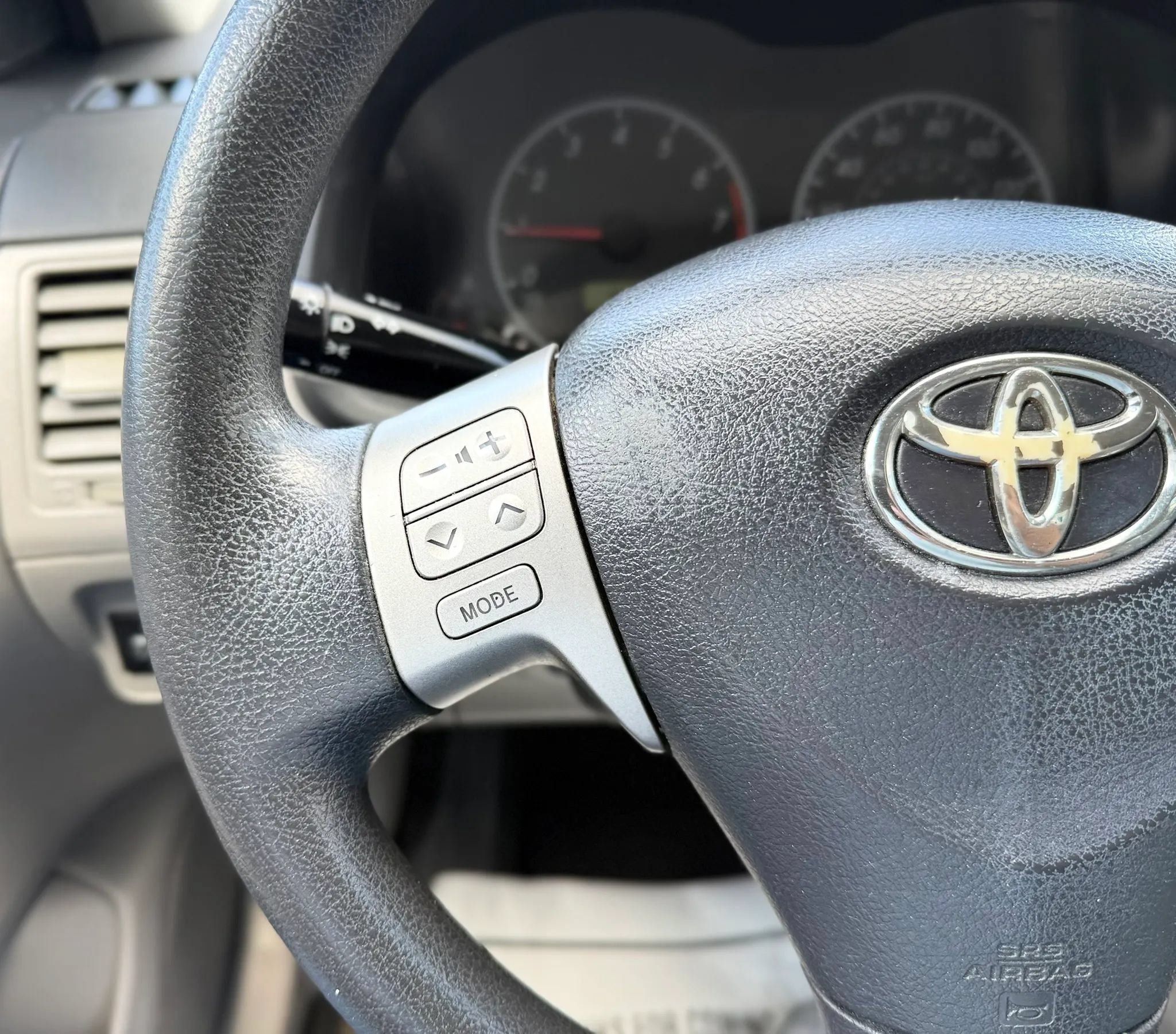 Used 2012 Toyota Corolla LE FWD image 13