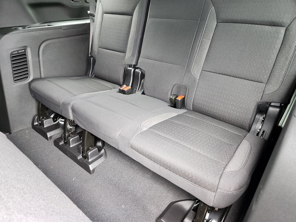 New 2026 Chevrolet Suburban LS w/ Max Trailering Package AWD/4WD image 11