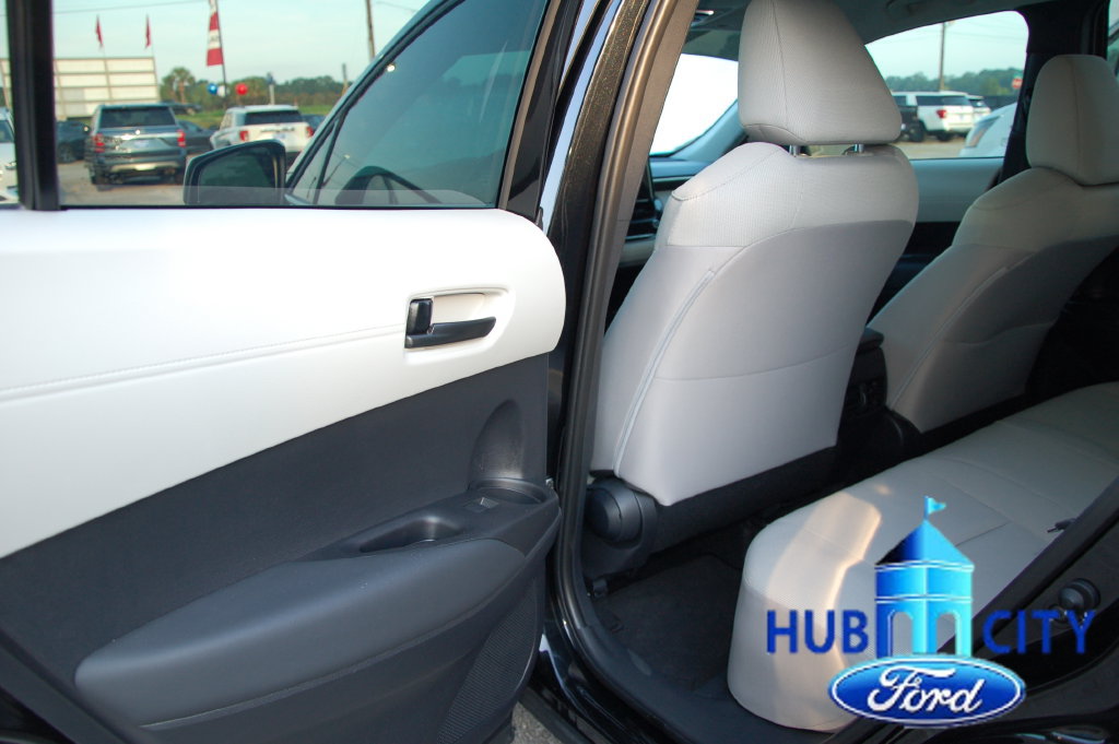 Used 2026 Toyota Corolla Cross L FWD image 13