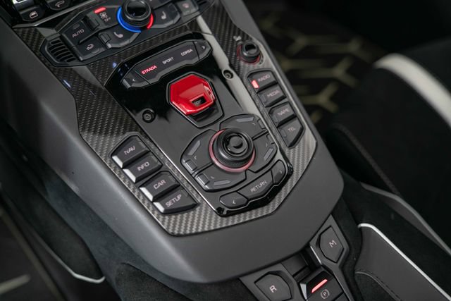 Used 2016 Lamborghini Aventador LP 750-4 Superveloce AWD/4WD image 24