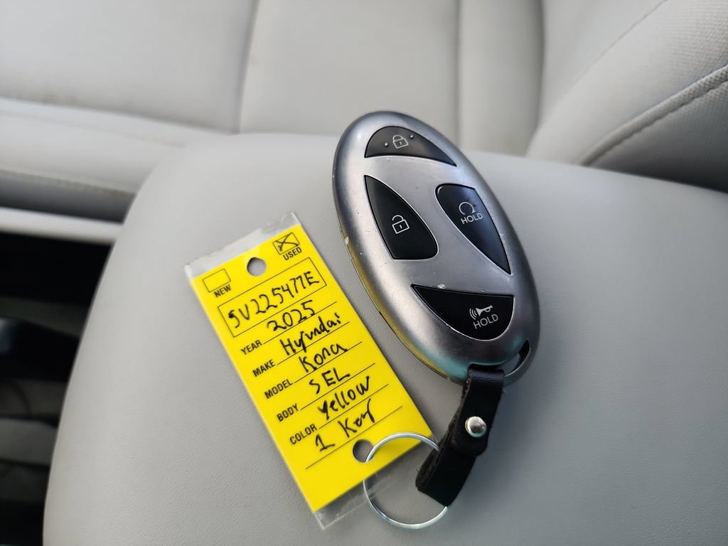Used 2025 Hyundai Kona SEL AWD/4WD image 42