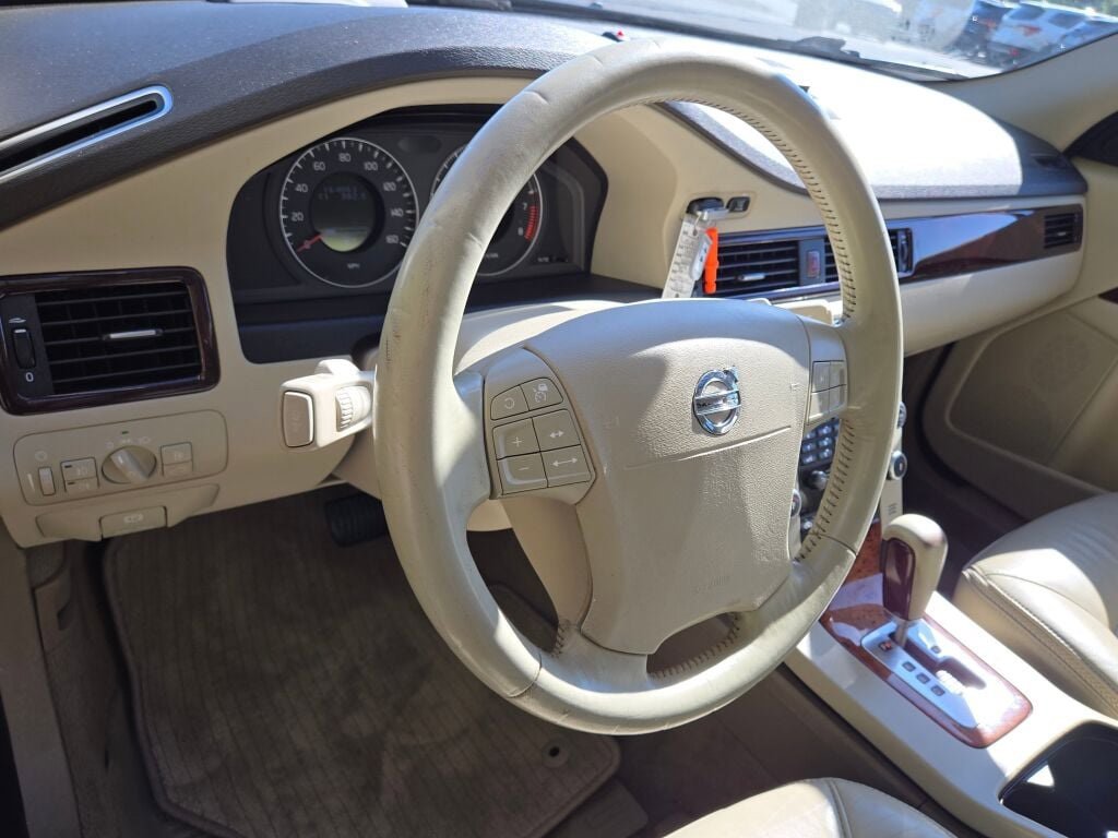 Used 2008 Volvo XC70 3.2 image 22