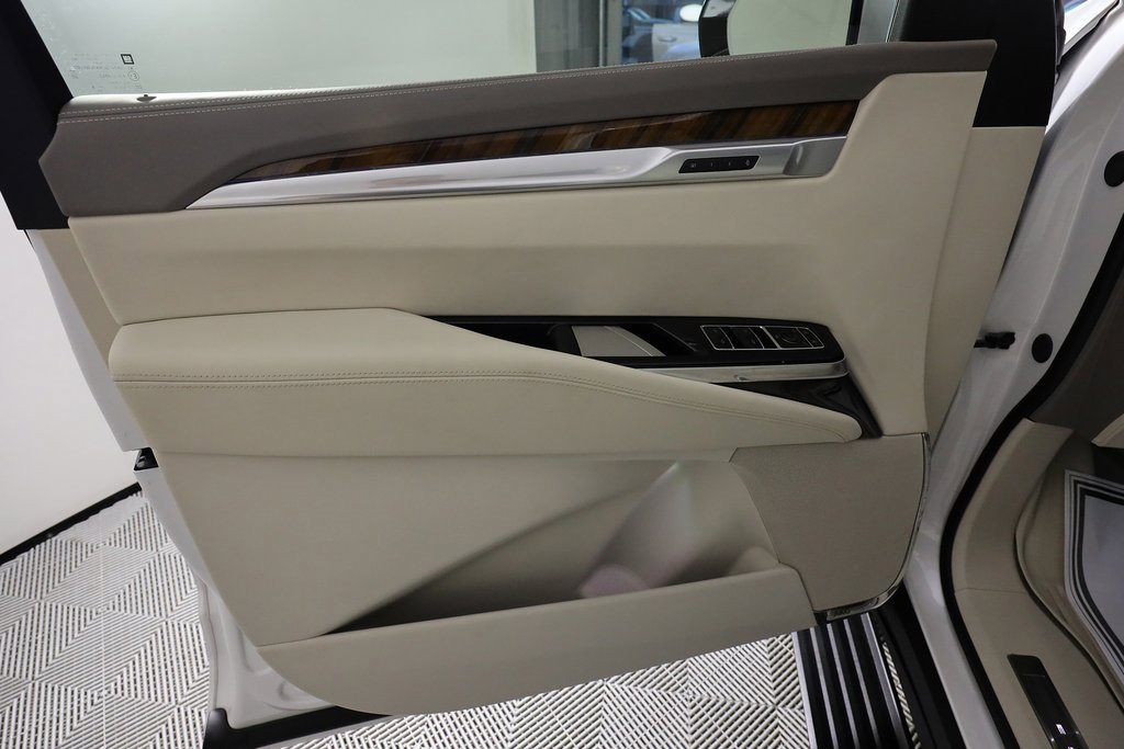 Used 2025 Cadillac Escalade Sport Platinum w/ LPO, ONYX Package image 18