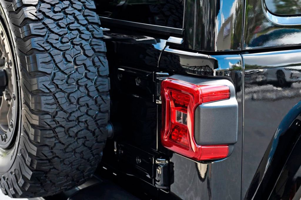 Used 2023 Jeep Wrangler Unlimited Rubicon 392 image 6