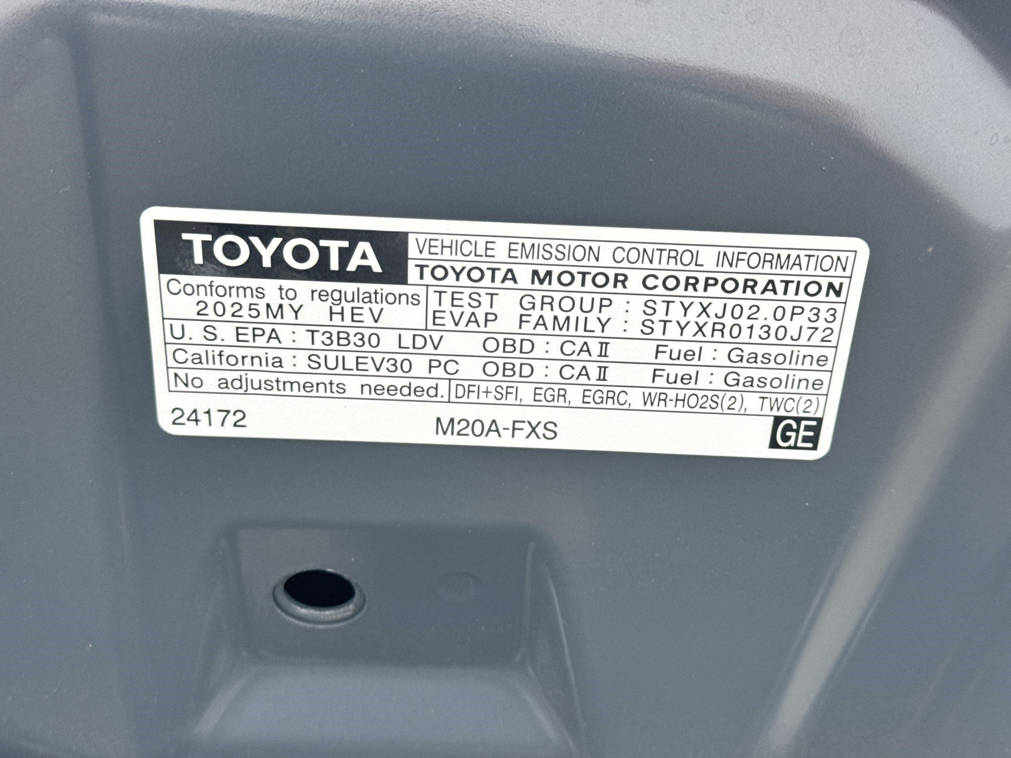 Used 2025 Toyota Prius XLE FWD image 19