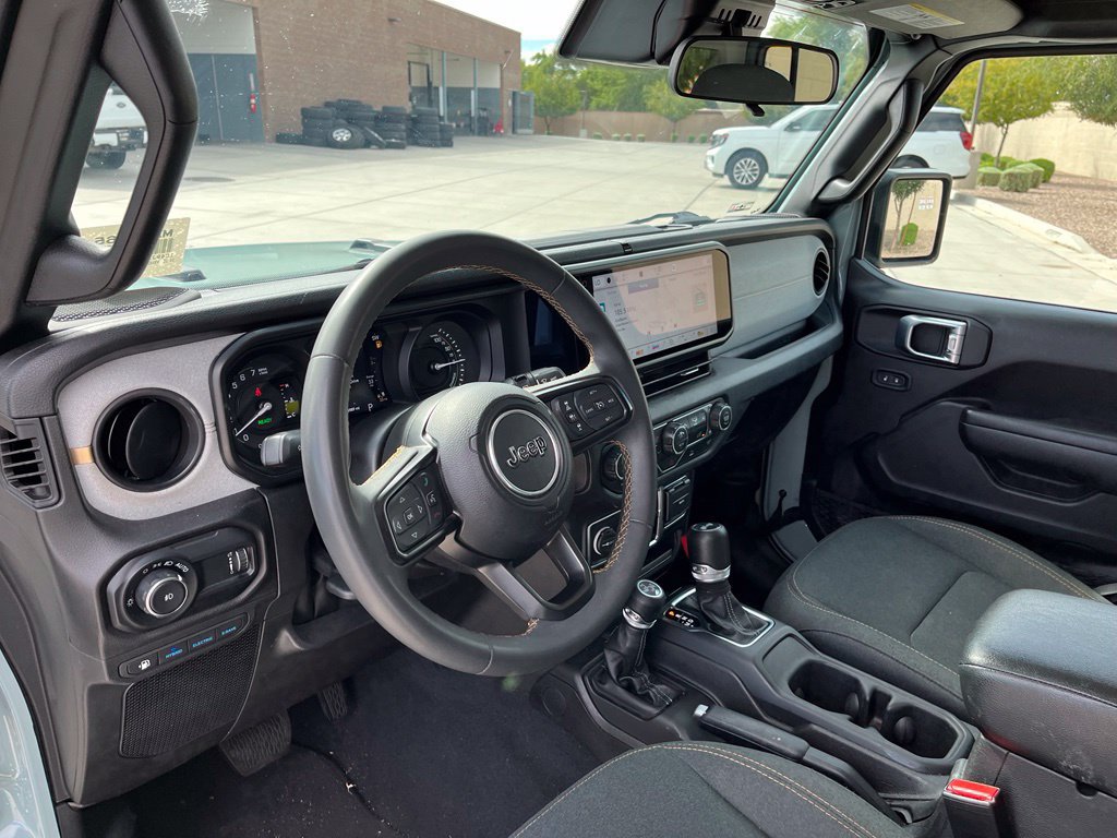 Used 2024 Jeep Wrangler Unlimited w/ LED Headlamp & Fog Lamp Group AWD/4WD image 12